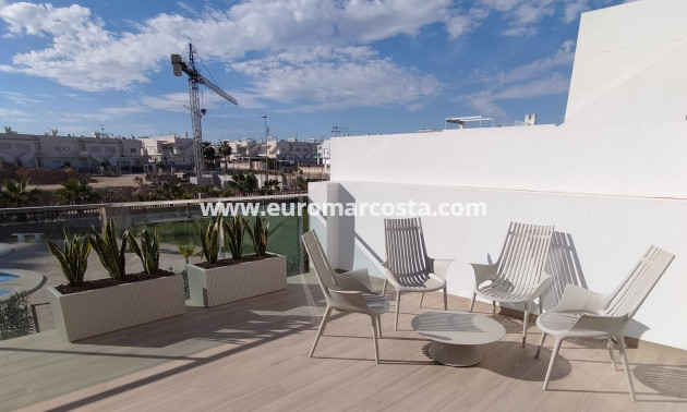 Nueva construcción  - high-bungalow - Orihuela Costa