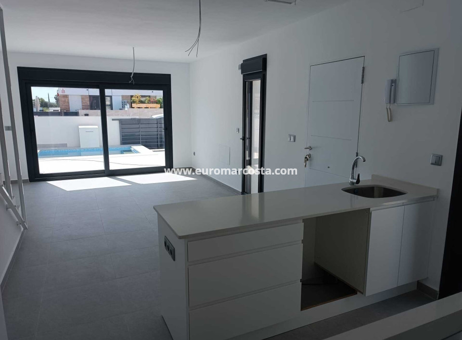 Neubauten - detached - Daya Nueva