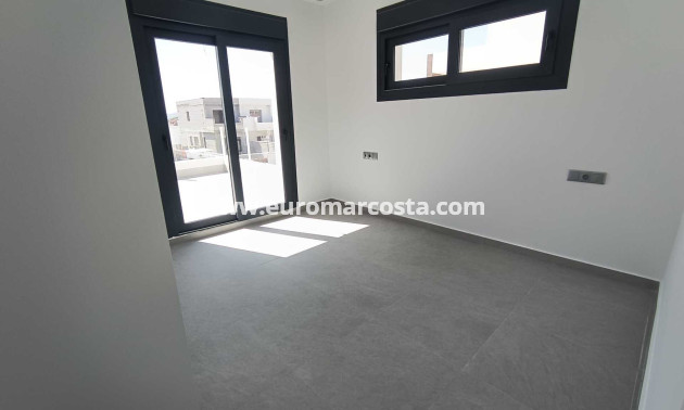 Neubauten - detached - Daya Nueva