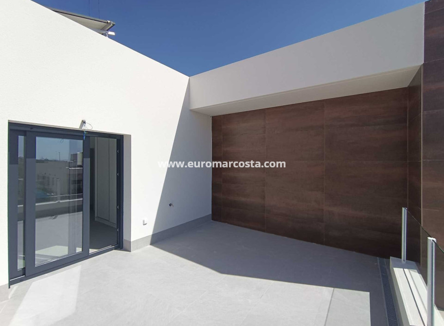 Neubauten - detached - Daya Nueva