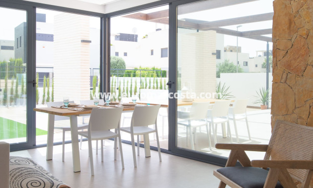 Nueva construcción  - Villa - Orihuela Costa