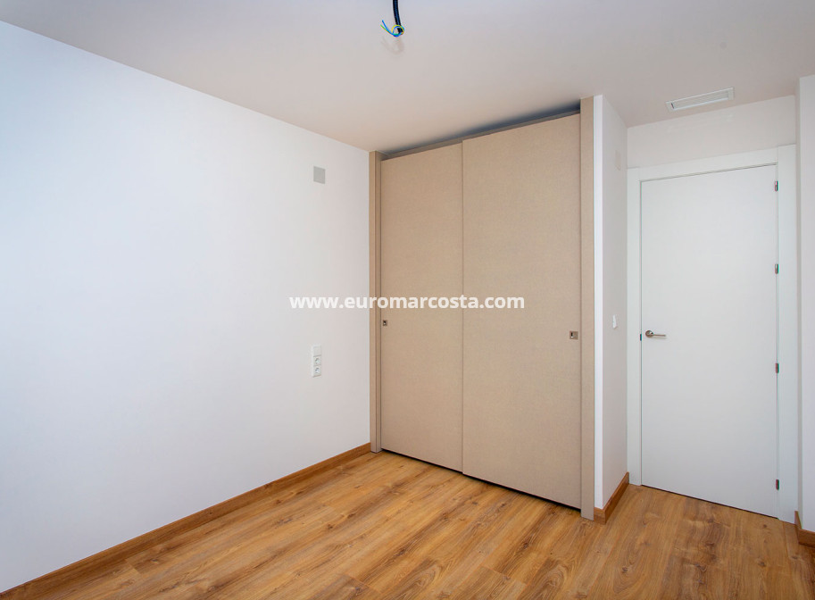 New Build - low-bungalow - La Canalosa - Alicante