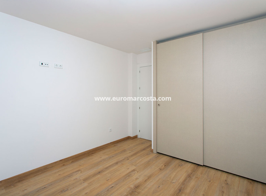 New Build - low-bungalow - La Canalosa - Alicante