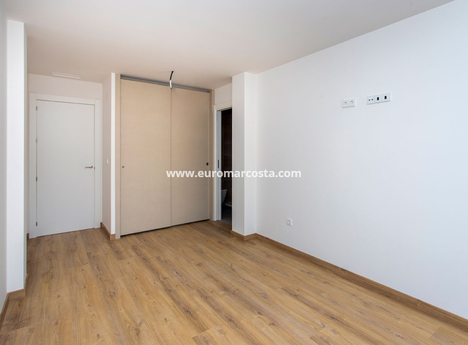 New Build - low-bungalow - La Canalosa - Alicante