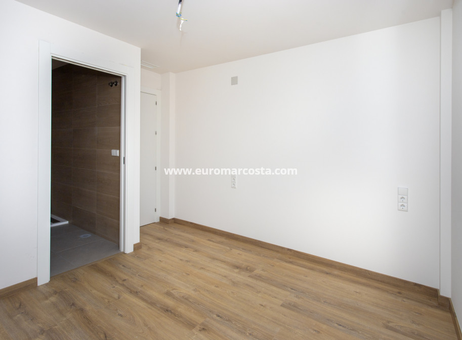 New Build - low-bungalow - La Canalosa - Alicante
