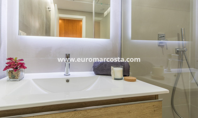 Nueva construcción  - low-bungalow - Torrevieja - TORREVIEJA
