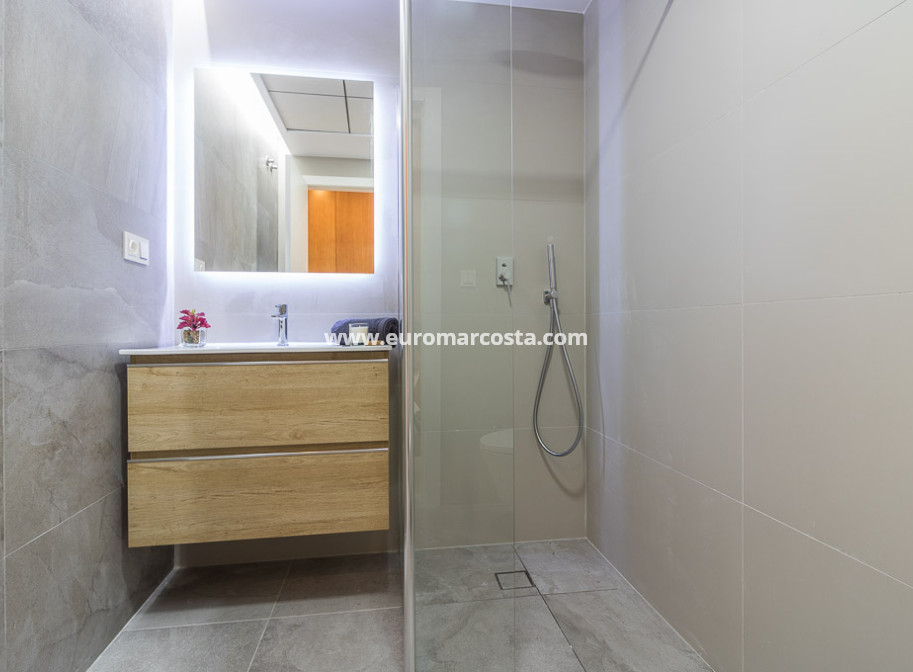 Nueva construcción  - low-bungalow - Torrevieja - TORREVIEJA