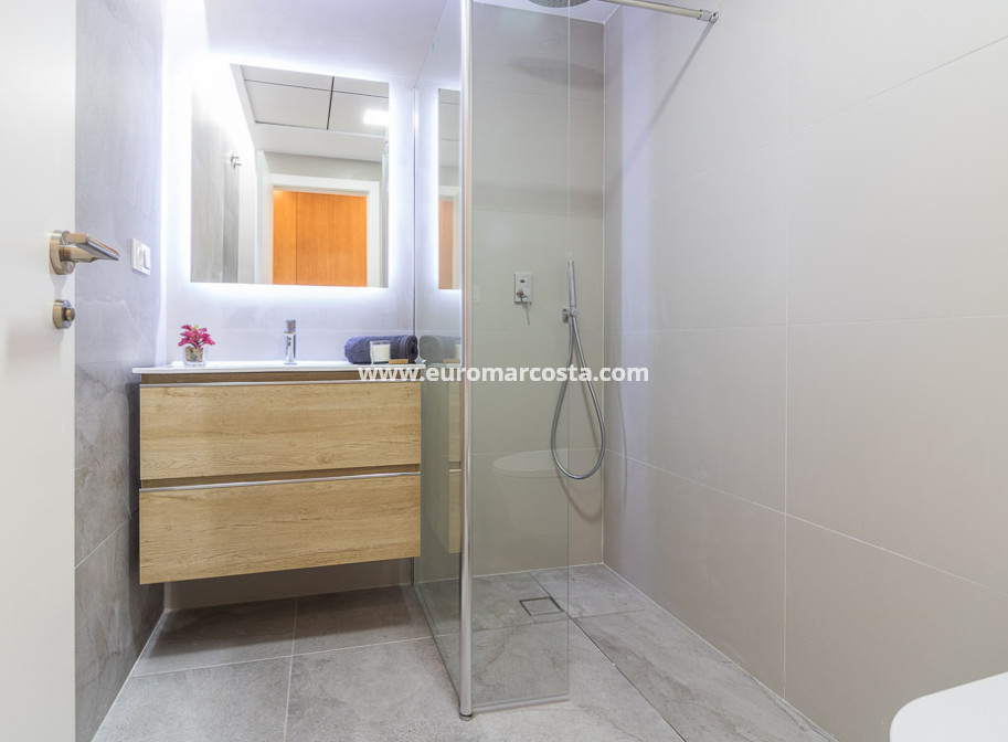 Nueva construcción  - low-bungalow - Torrevieja - TORREVIEJA