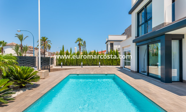 Nueva construcción  - detached - Playa Paraiso