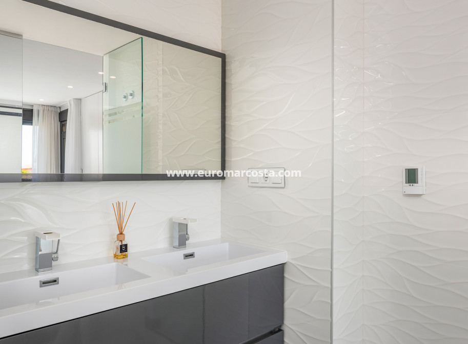 New Build - detached - Playa Paraiso - La Manga del Mar Menor