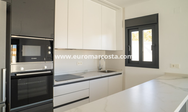 New Build - detached - Coloma