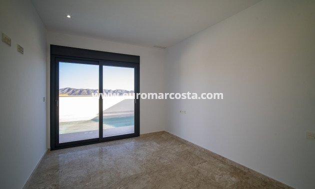 New Build - detached - Coloma