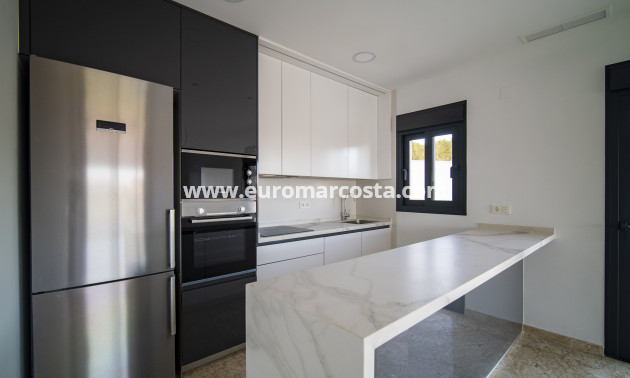 New Build - detached - Coloma