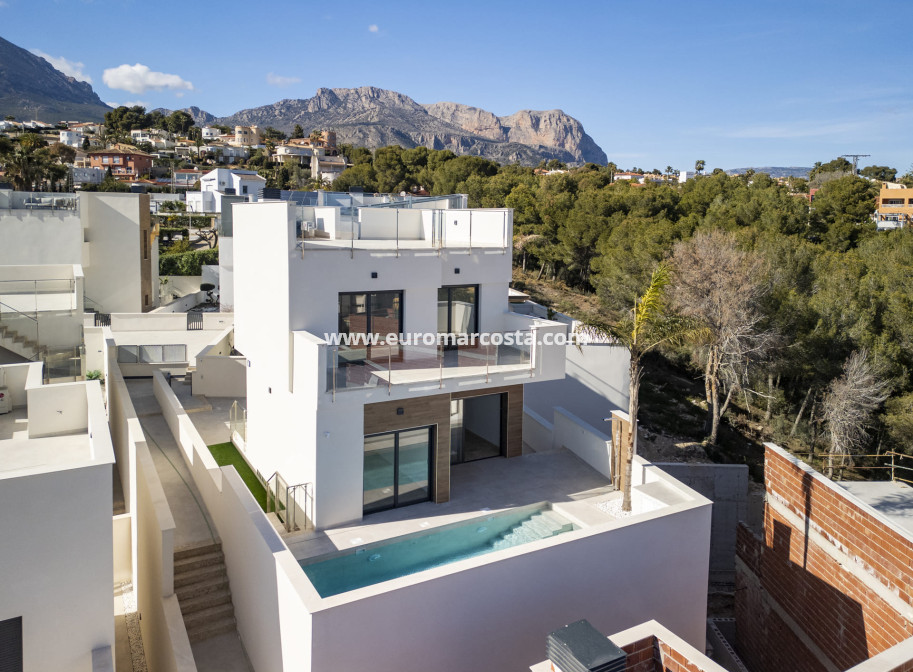 New Build - detached - Coloma