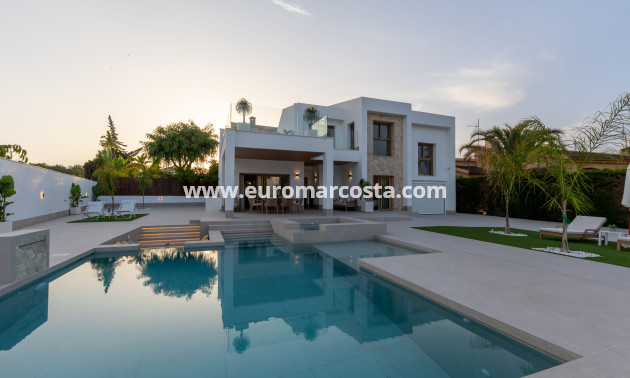 Nueva construcción  - Villa - Orihuela Costa