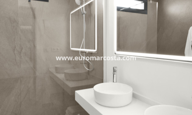 New Build - detached - Baños y Mendigo