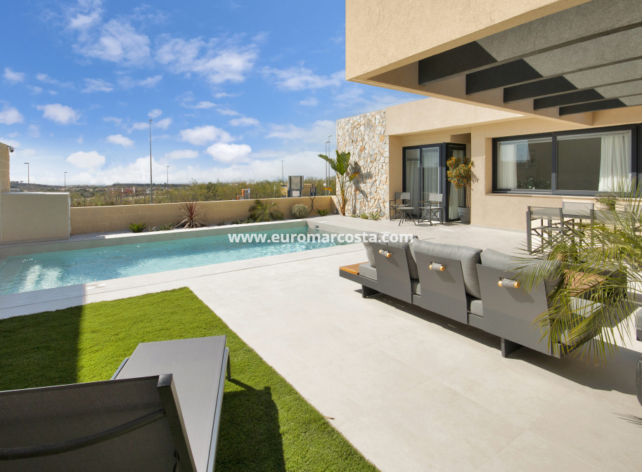 New Build - detached - Baños y Mendigo