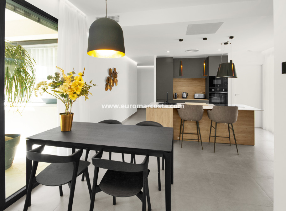 New Build - detached - Baños y Mendigo