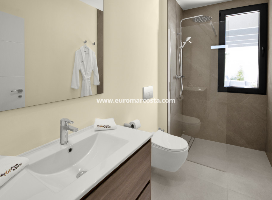 New Build - detached - Baños y Mendigo