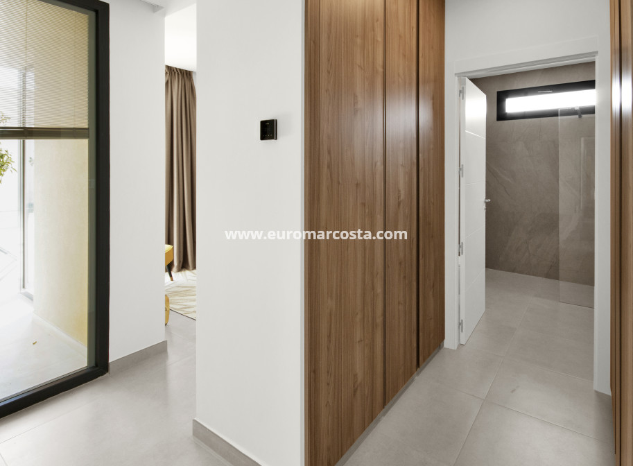 New Build - detached - Baños y Mendigo