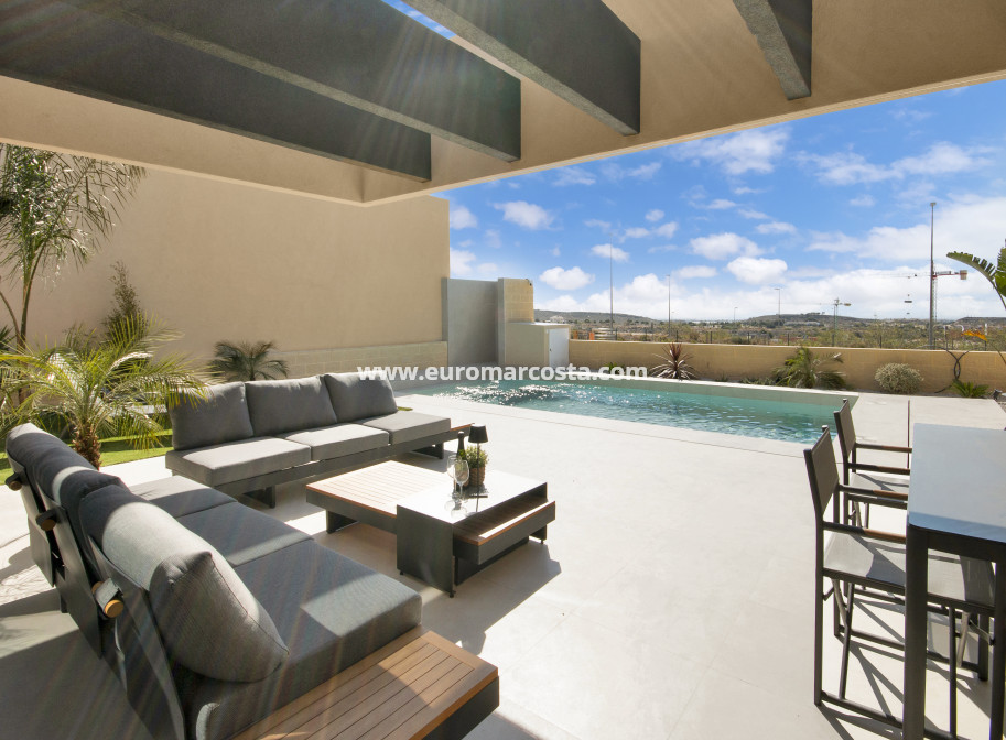 New Build - detached - Baños y Mendigo