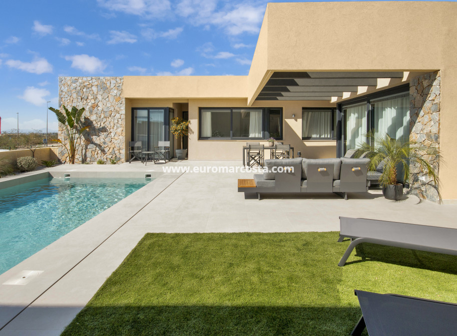 New Build - detached - Baños y Mendigo