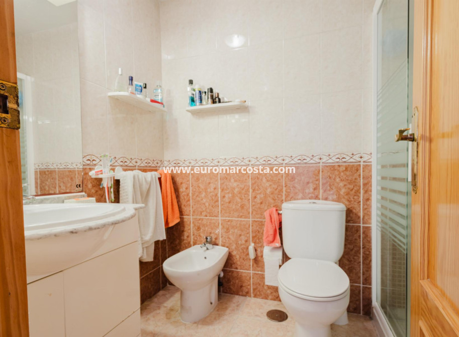 Objekte zum Wiederverkauf - Wohnung - Torrevieja - TORREVIEJA