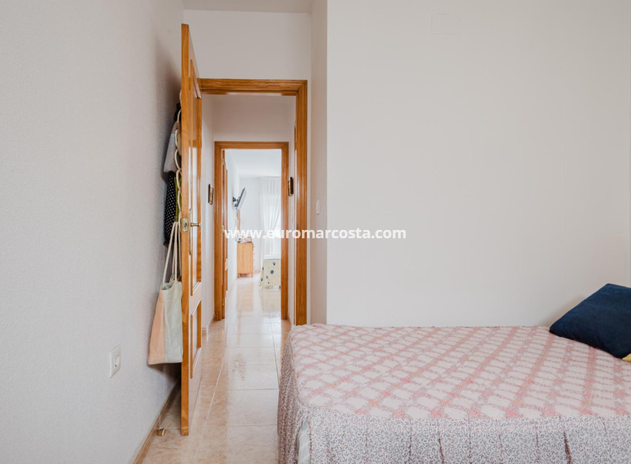 Objekte zum Wiederverkauf - Wohnung - Torrevieja - TORREVIEJA