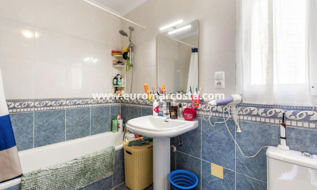 Objekte zum Wiederverkauf - Casa - Orihuela Costa