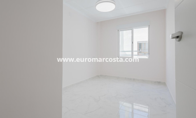Sale - Penthouse - Torrevieja - TORREVIEJA