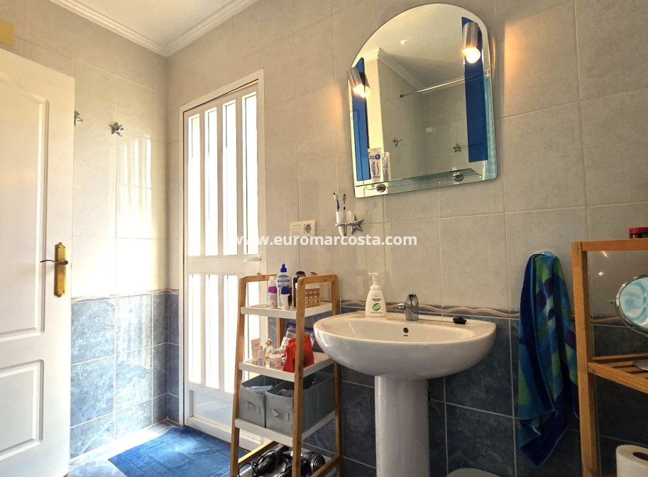 Sale - Villa - Orihuela Costa