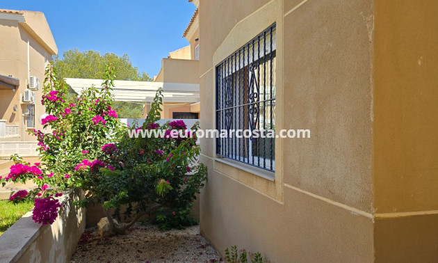 Sale - Villa - Orihuela Costa
