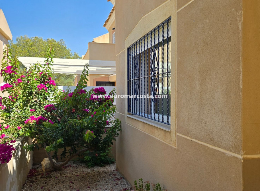 Sale - Villa - Orihuela Costa
