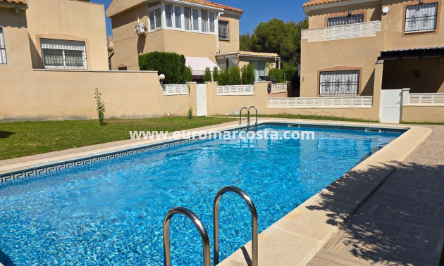 Sale - Villa - Orihuela Costa