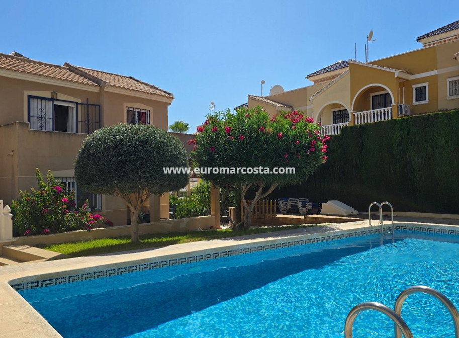 Sale - Villa - Orihuela Costa