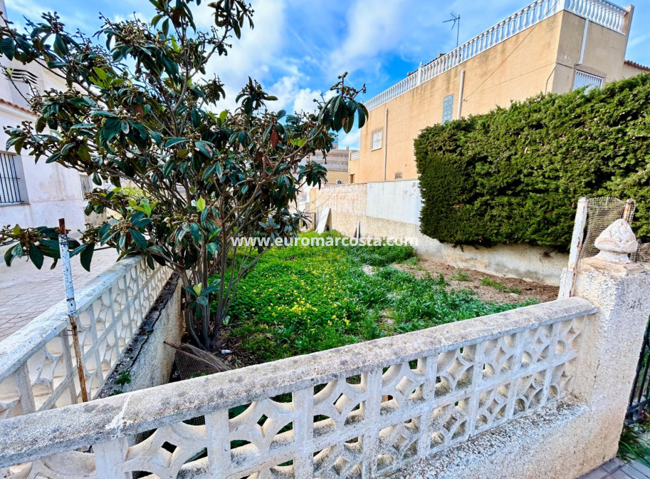 Objekte zum Wiederverkauf - Grundstück / Grundstück - Torrevieja - TORREVIEJA