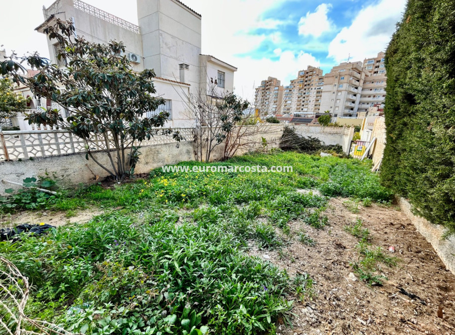 Objekte zum Wiederverkauf - Grundstück / Grundstück - Torrevieja - TORREVIEJA