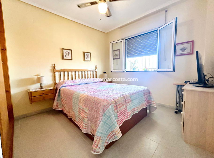 Sale - Apartment / flat - Torrevieja - TORREVIEJA