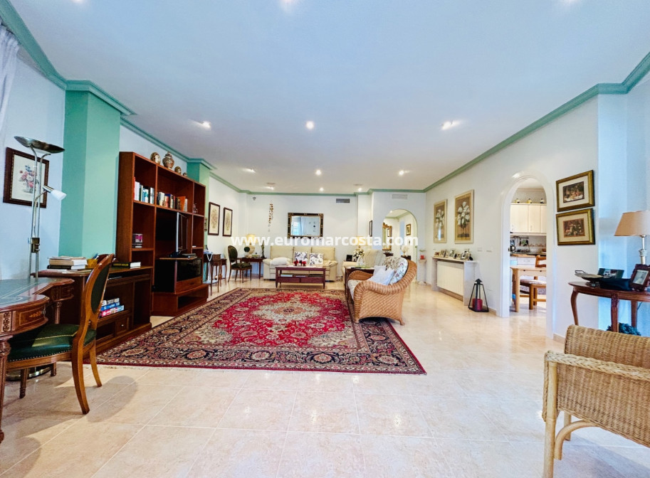 Sale - Villa - Orihuela