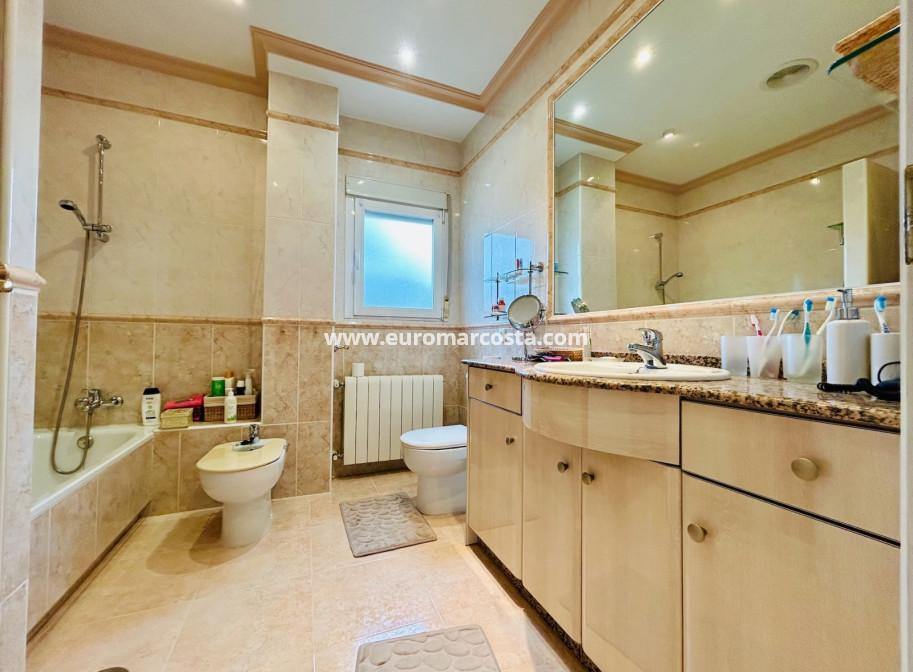Sale - Villa - Orihuela
