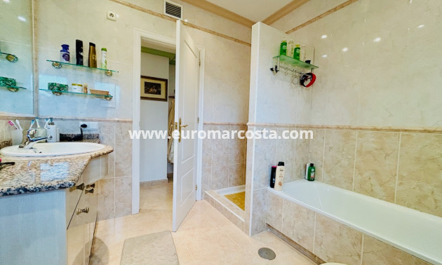 Sale - Villa - Orihuela