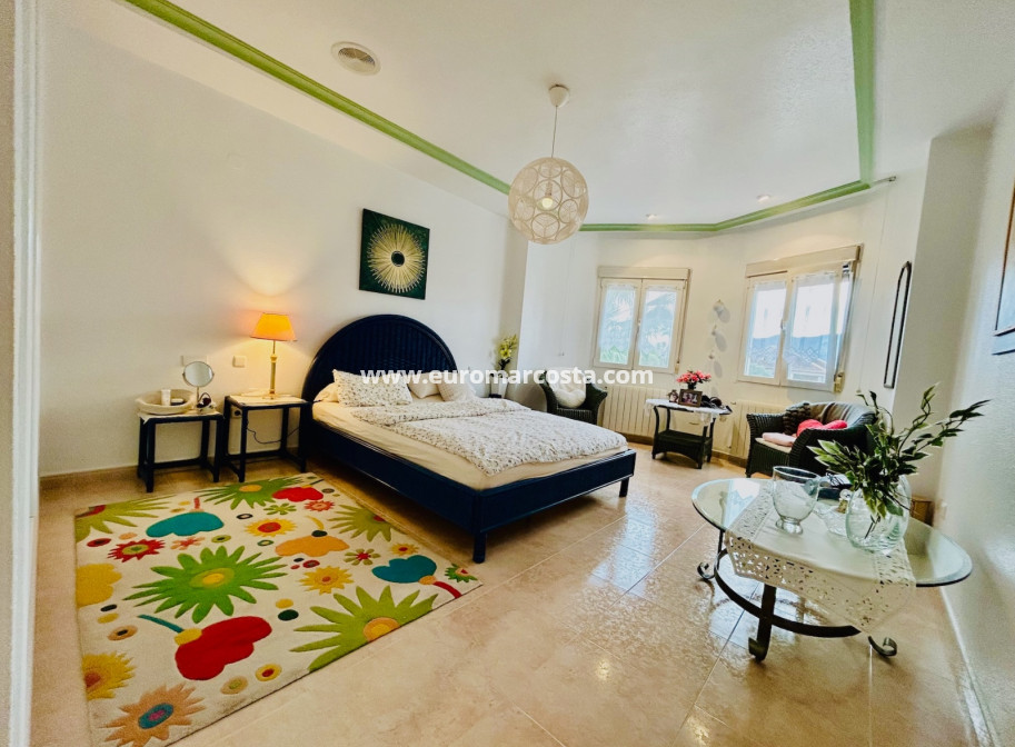 Sale - Villa - Orihuela