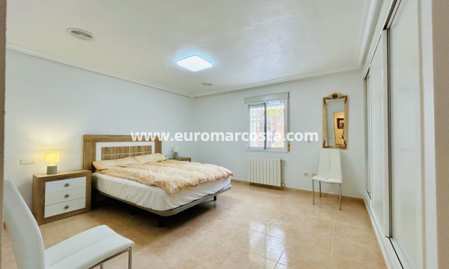 Sale - Villa - Orihuela