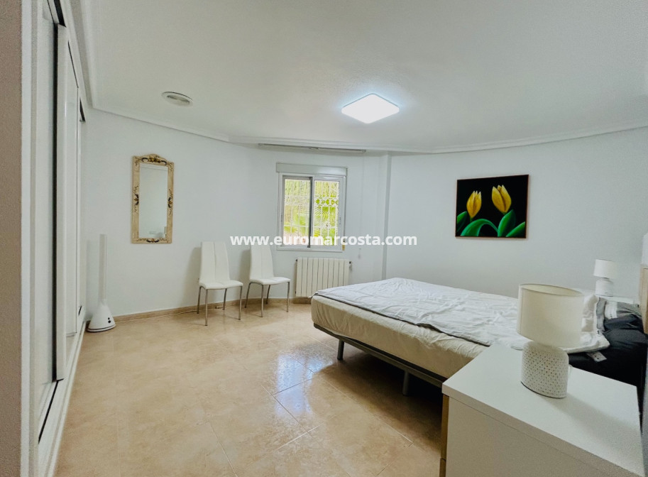 Sale - Villa - Orihuela