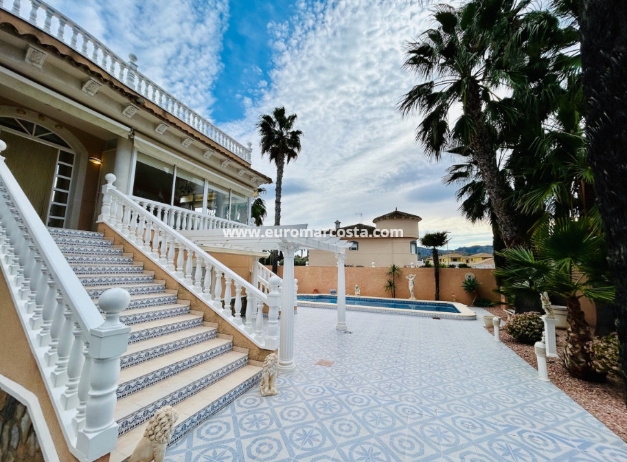 Sale - Villa - Orihuela