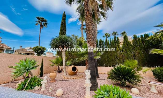 Sale - Villa - Orihuela