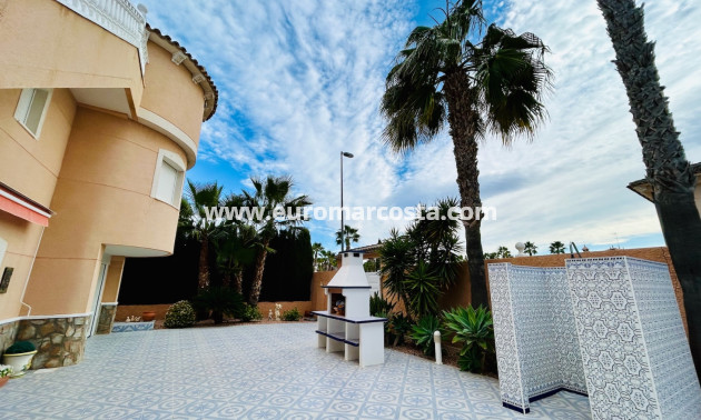 Sale - Villa - Orihuela