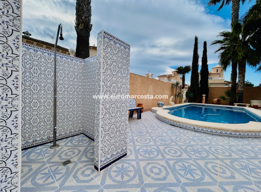 Sale - Villa - Orihuela