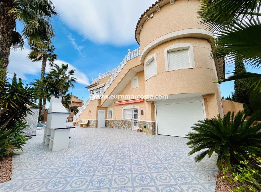 Sale - Villa - Orihuela