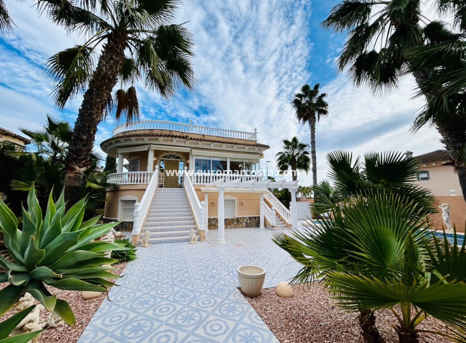 Sale - Villa - Orihuela